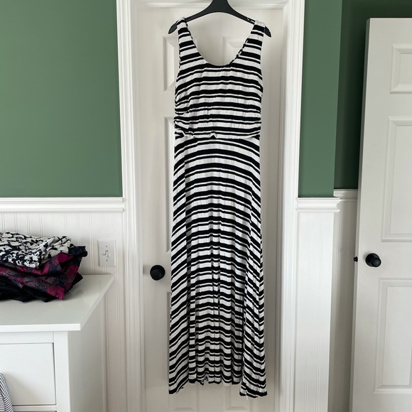 Black & White Striped Maxi Dress - Picture 1 of 7